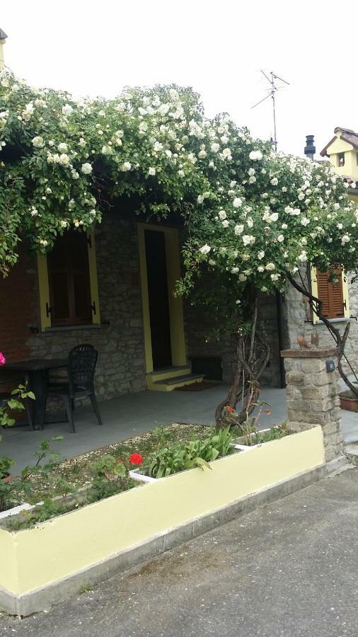 La Casa Di Valerio Villa Montabone ภายนอก รูปภาพ